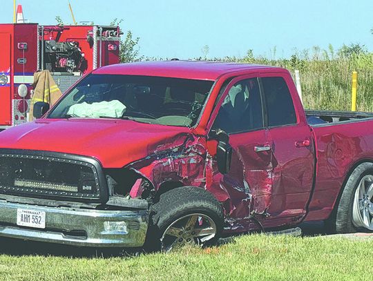 1 injured in 2-vehicle wreck, driver flees scene