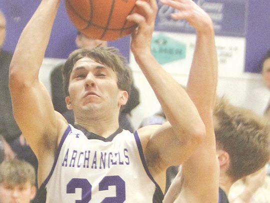 ACHS takes down Norfolk Catholic, Lutheran High