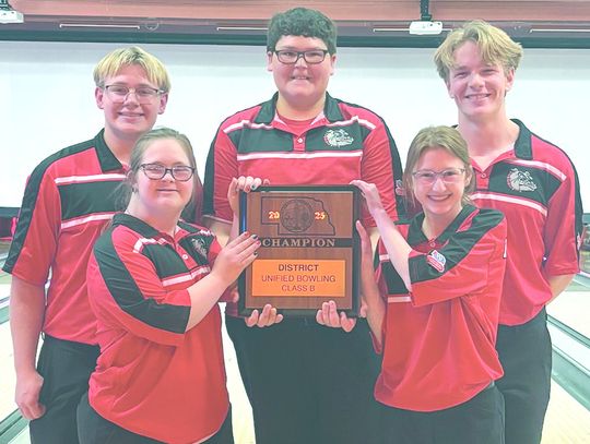 Bulldogs Unified bowling team qualifies for state