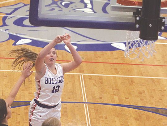 Bulldogs whip Huskies