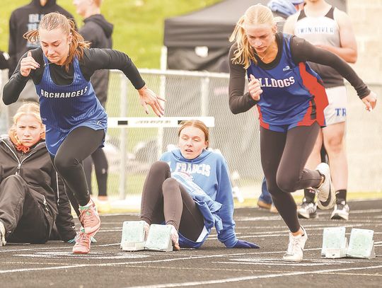 Defenders, Bulldogs make marks