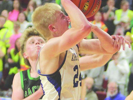 Defenders dominate second half to win opener against FCSH