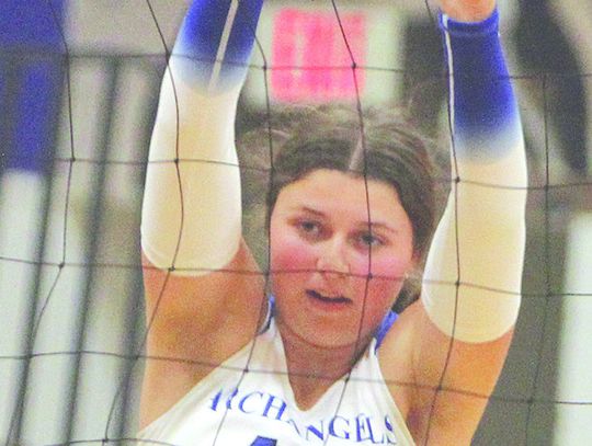 Defenders fall to Plainview in 5