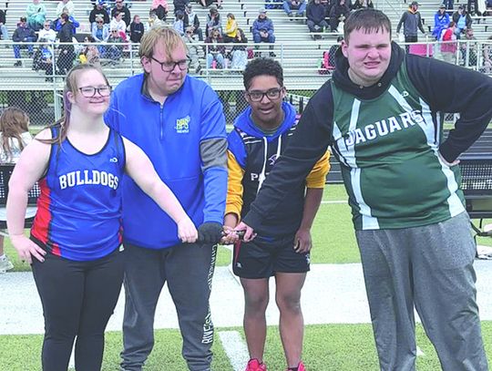 Hastreiter leads H-L golfers at conf.
