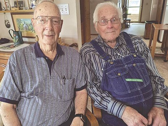 Road trip reunites HPS classmates from 1948