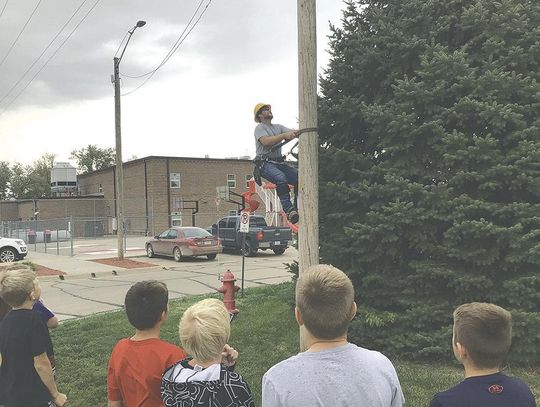 Students learn electrical safety from Cornhusker Power