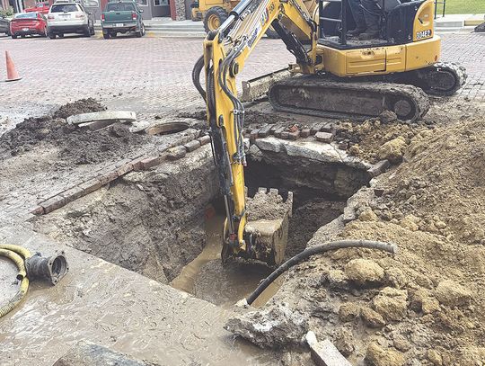 Water main breaks twice on Main Street