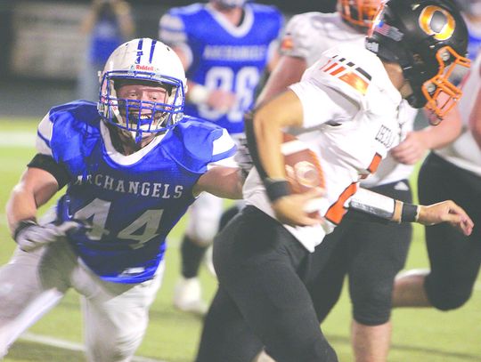 Wieseler has hand in 5 scores as Defenders roll