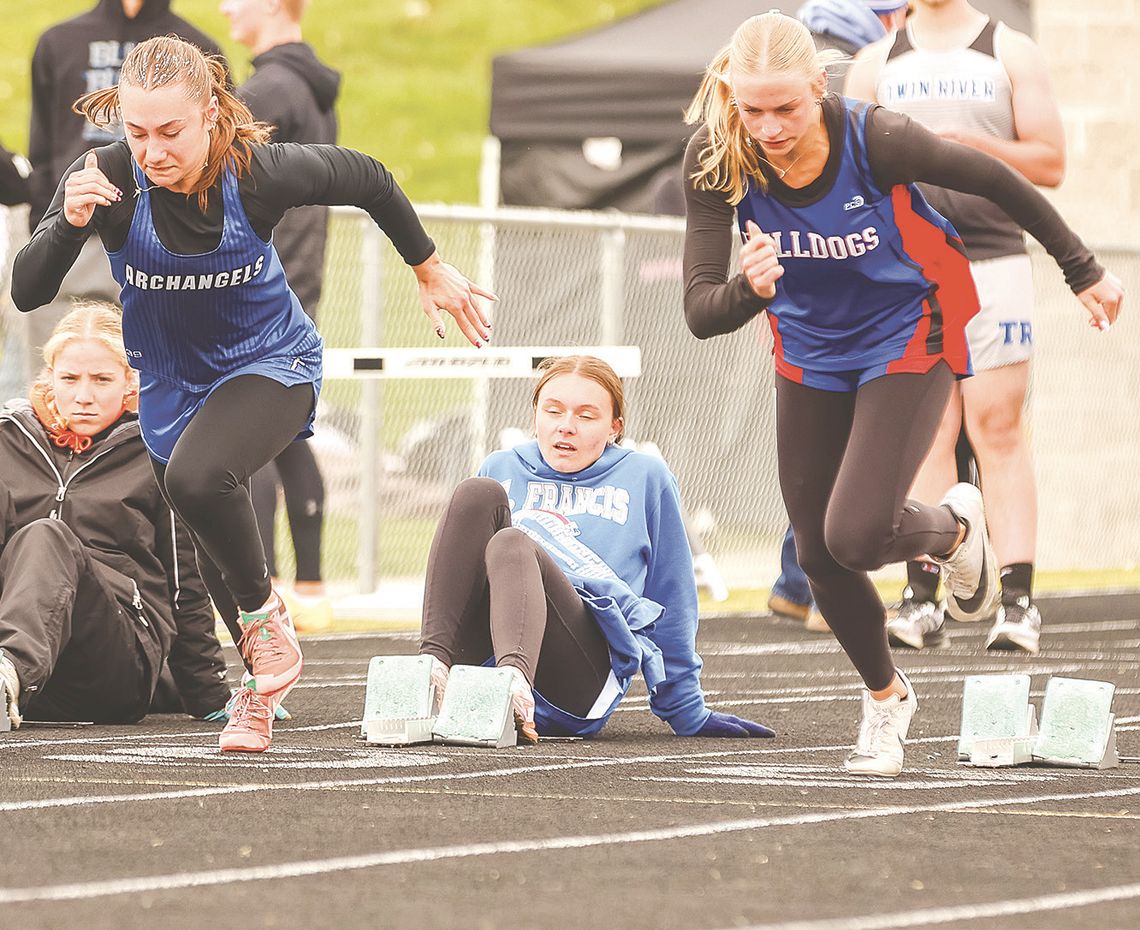 Defenders, Bulldogs make marks Defenders, Bulldogs make marks