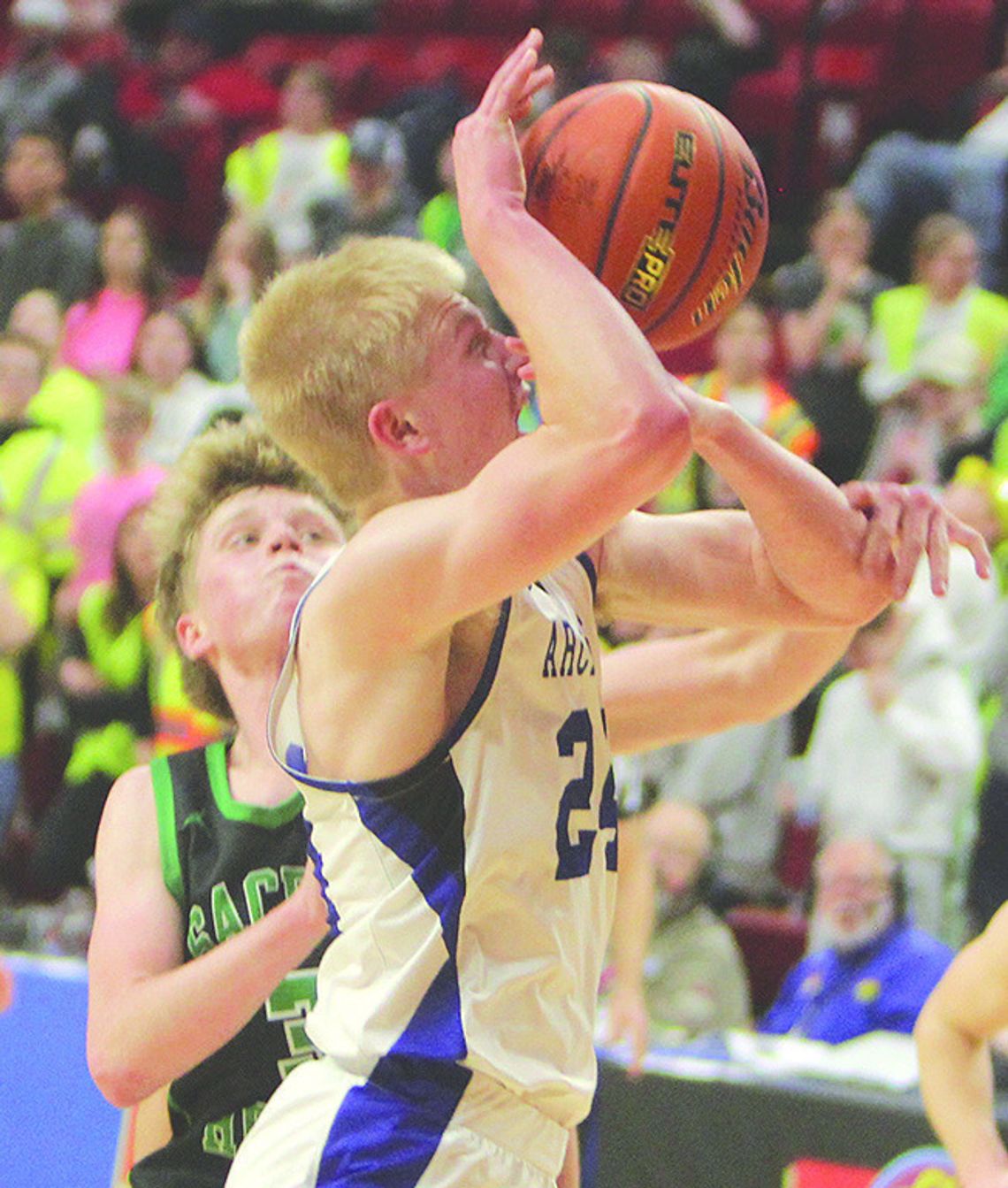 Defenders dominate second half to win opener against FCSH