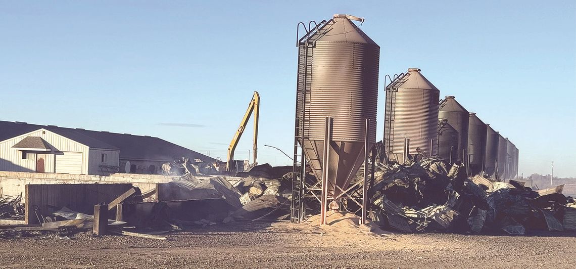 Fire destroys Pillen hog facility