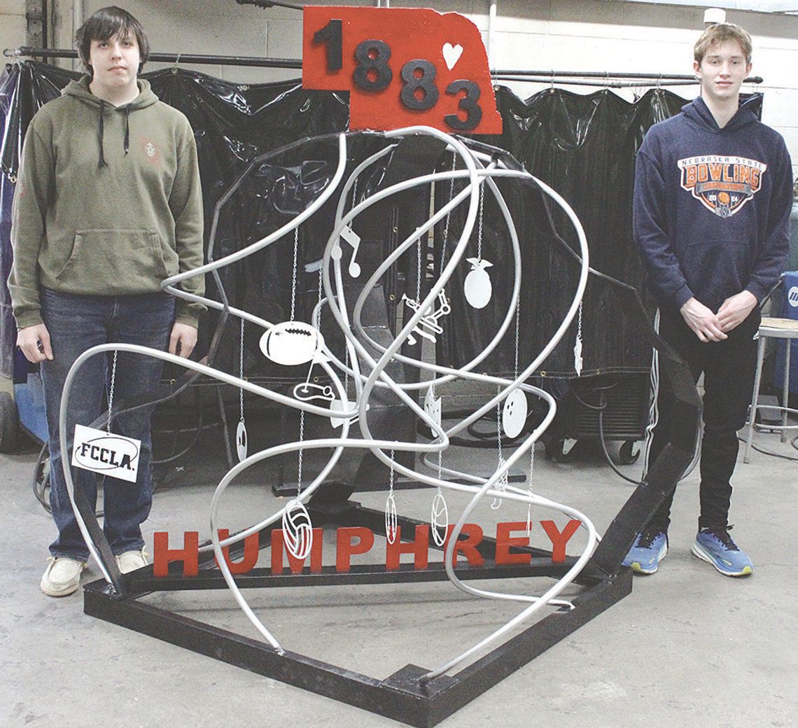 HPS students create abstract sculpture