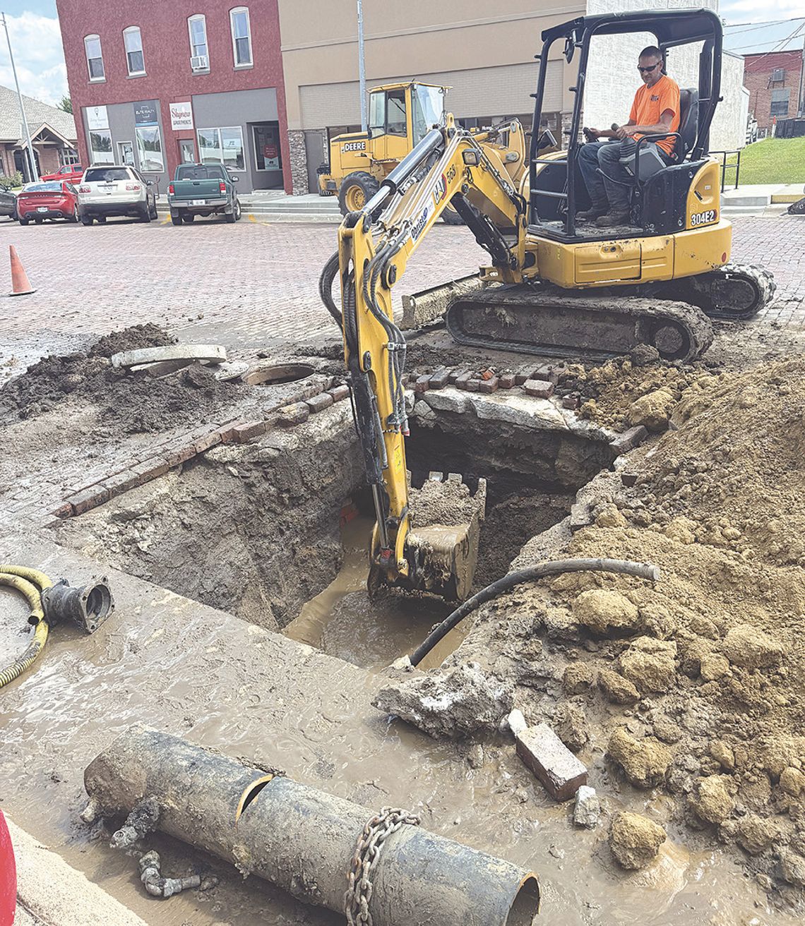 Water main breaks twice on Main Street